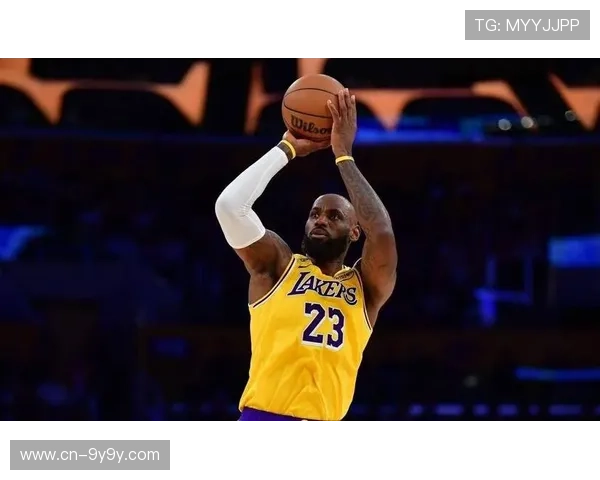 湖人124-104轻取独行侠，詹姆斯三双率队重返西部第五