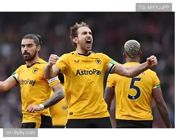 风云突变：西汉姆联在领先两球后主动收缩，但被狼队通过连续传中扳平比分